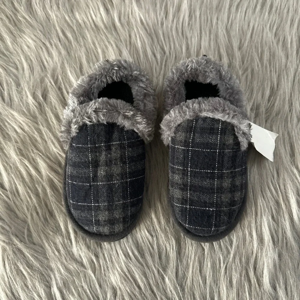 Toddler Boys Size 7-8 Gray Plaid Slip On Shoes Lightweight Lined Fuzzy